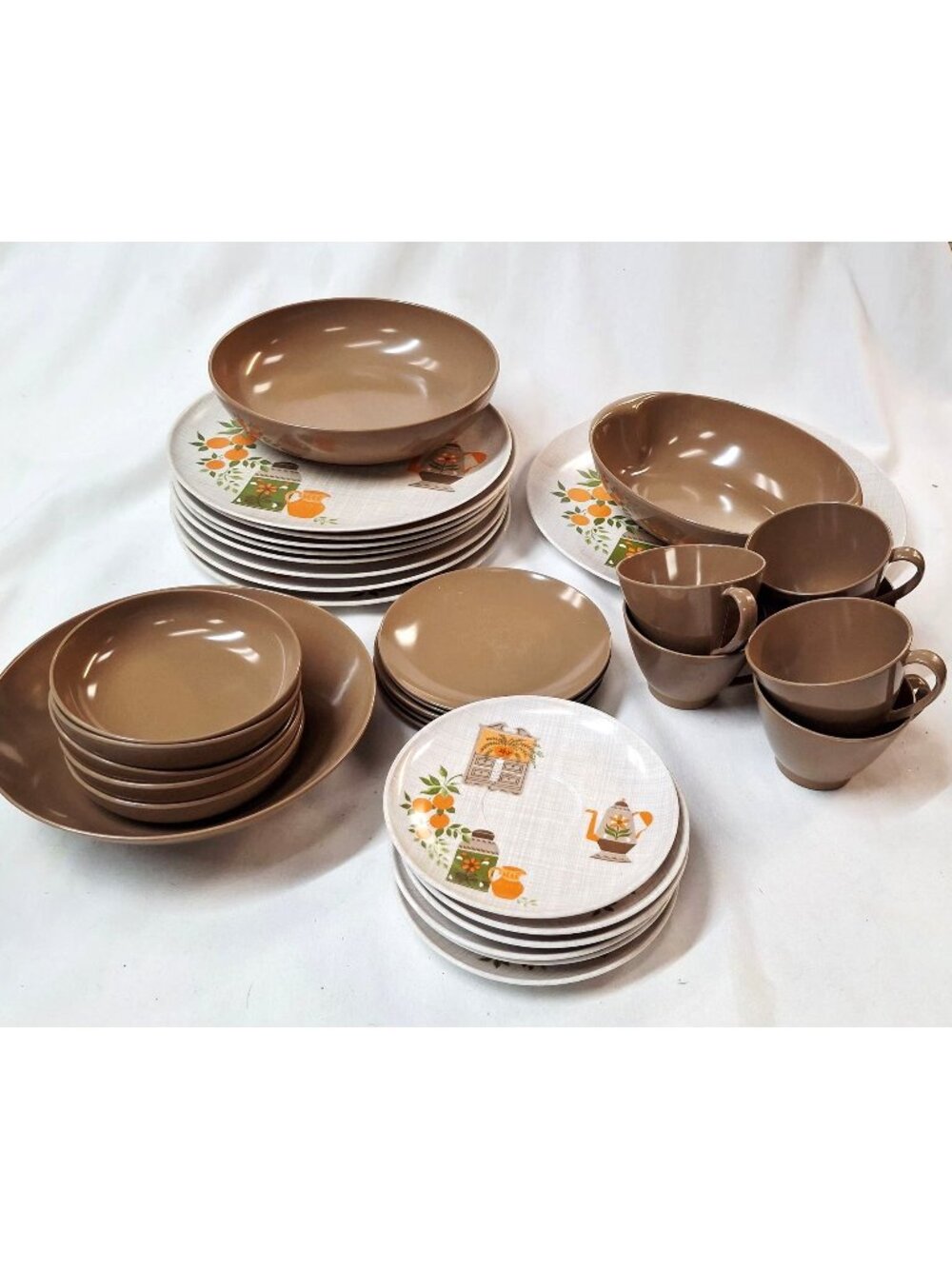 Lenox Ware Vintage Brown & Orange Dinnerware Set With Floral Motif 32-Piece Mela